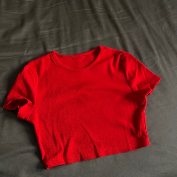 Red ribbed crop top - Picture 3 of 4